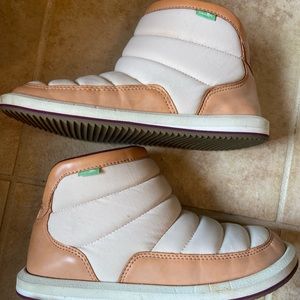 Sanuk Puff & Chill Ankle boot